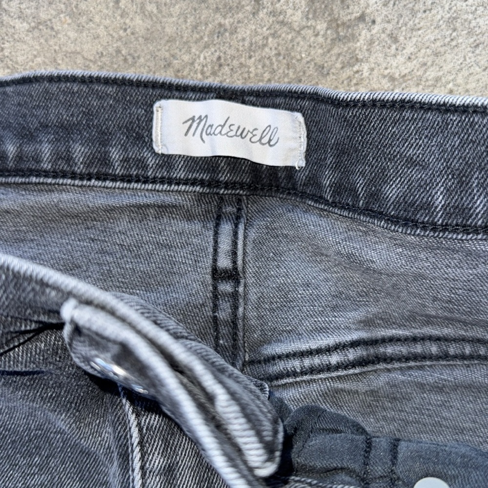 MADEWELL HIGH RISE DENIM SHORTS Size 30 - Picture 3 of 7